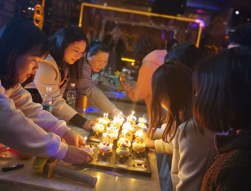 HIGH唱KTV！——澳洲10手机平台防雷第一期员工生日会