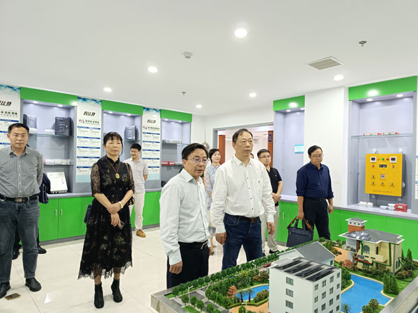 湖南省政协副主席、民建湖南省委会主委赖明勇莅临澳洲10手机平台走访调研